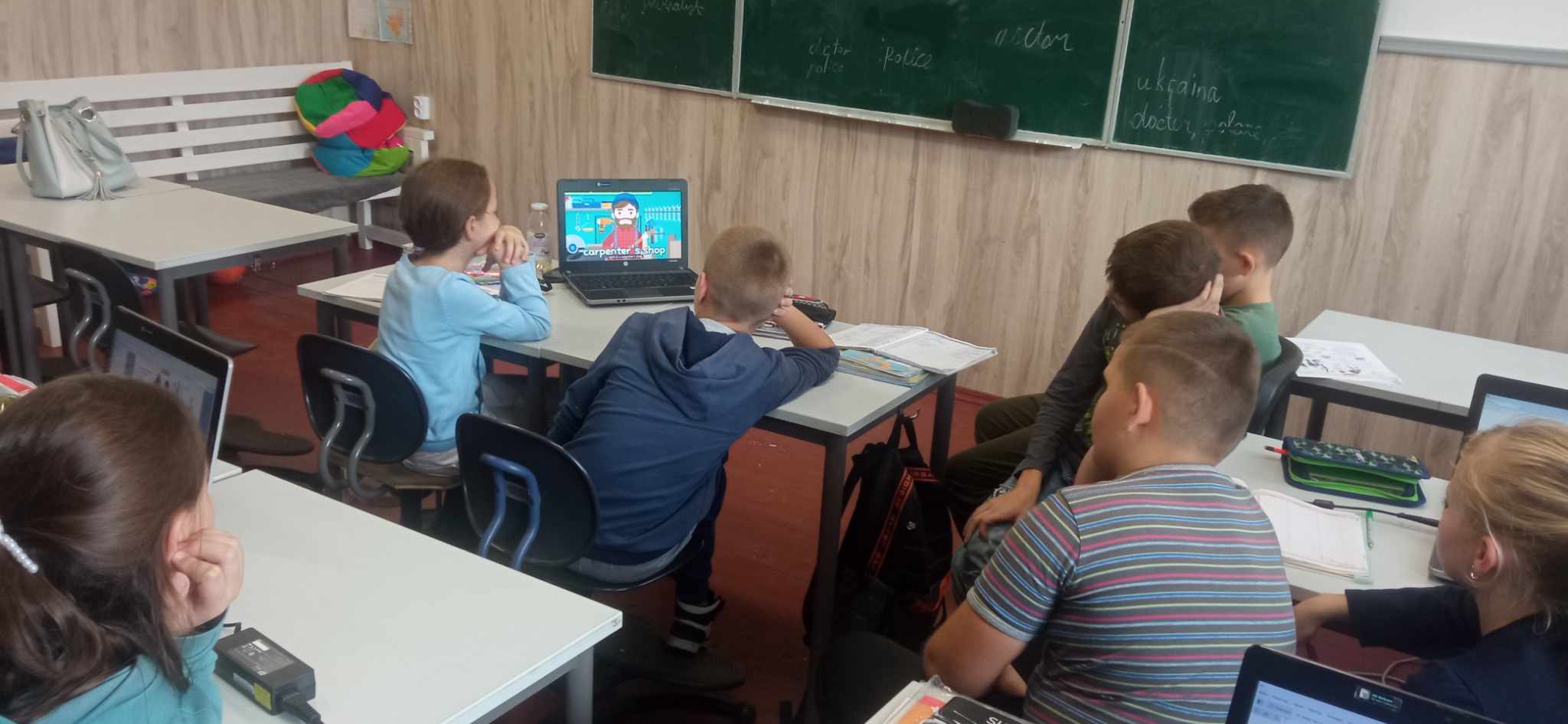 [Skolelinux i bruk i ukrainsk klasserom]